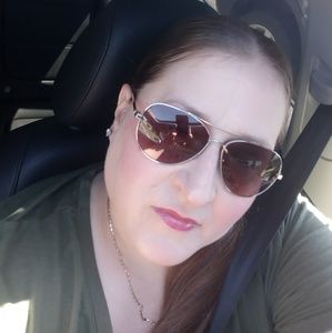 Meet your Posher, Lynn